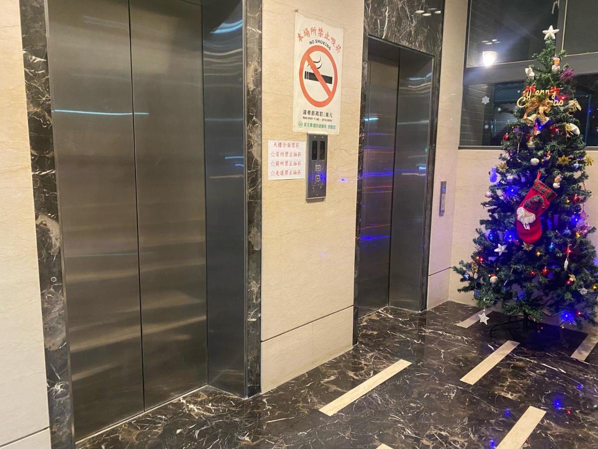 Feng Chia Enjoy Apartment Taichung Bagian luar foto