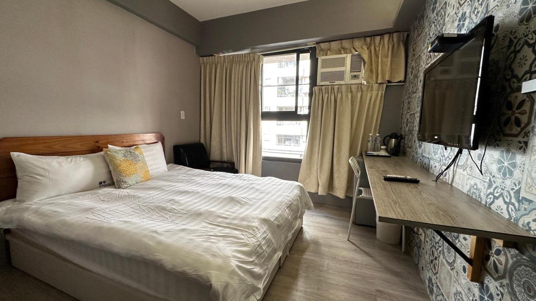 Feng Chia Enjoy Apartment Taichung Bagian luar foto