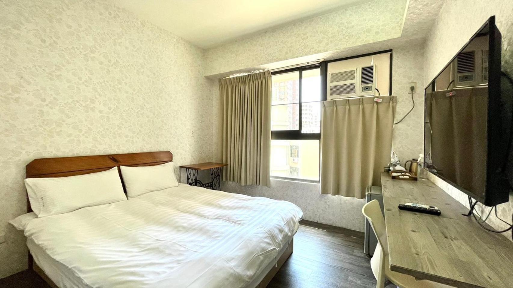 Feng Chia Enjoy Apartment Taichung Bagian luar foto